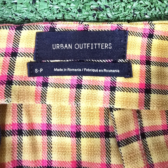URBAN OUTFITTERS | GRETCHEN PLAID MINI SKIRT - Picture 12 of 14